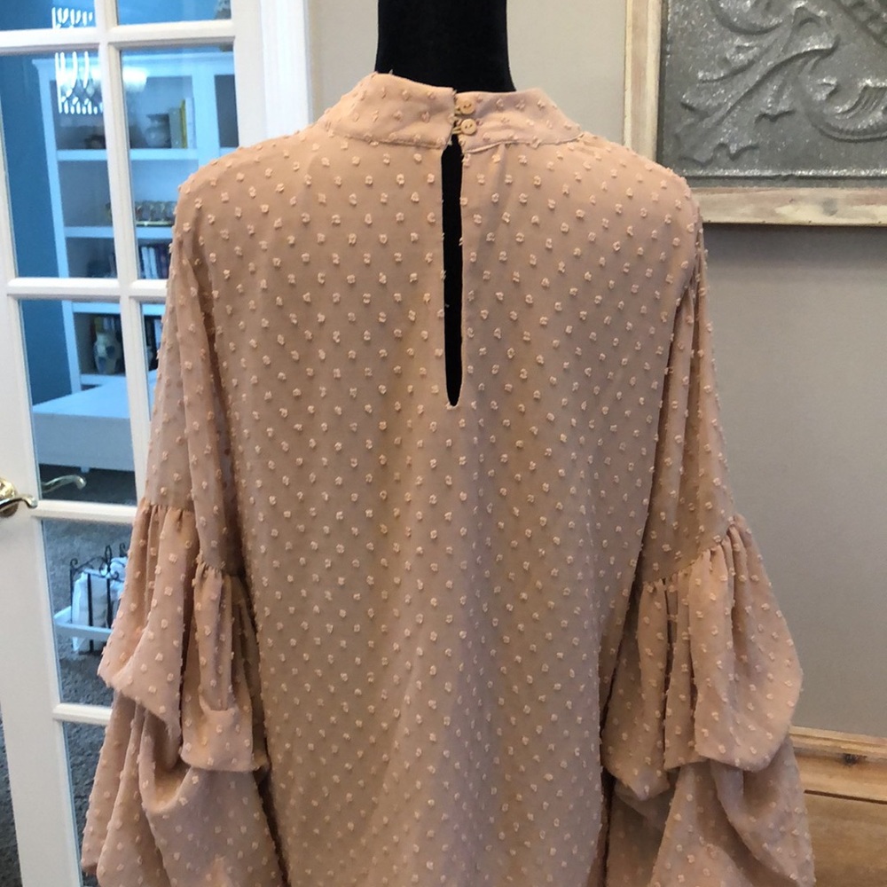 Beautiful blouse, size large, Wishlist Apparel. - Picture 5 of 6